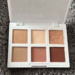 LITHE Eyeshadow Palette with Gold and Brown Shades
barely used